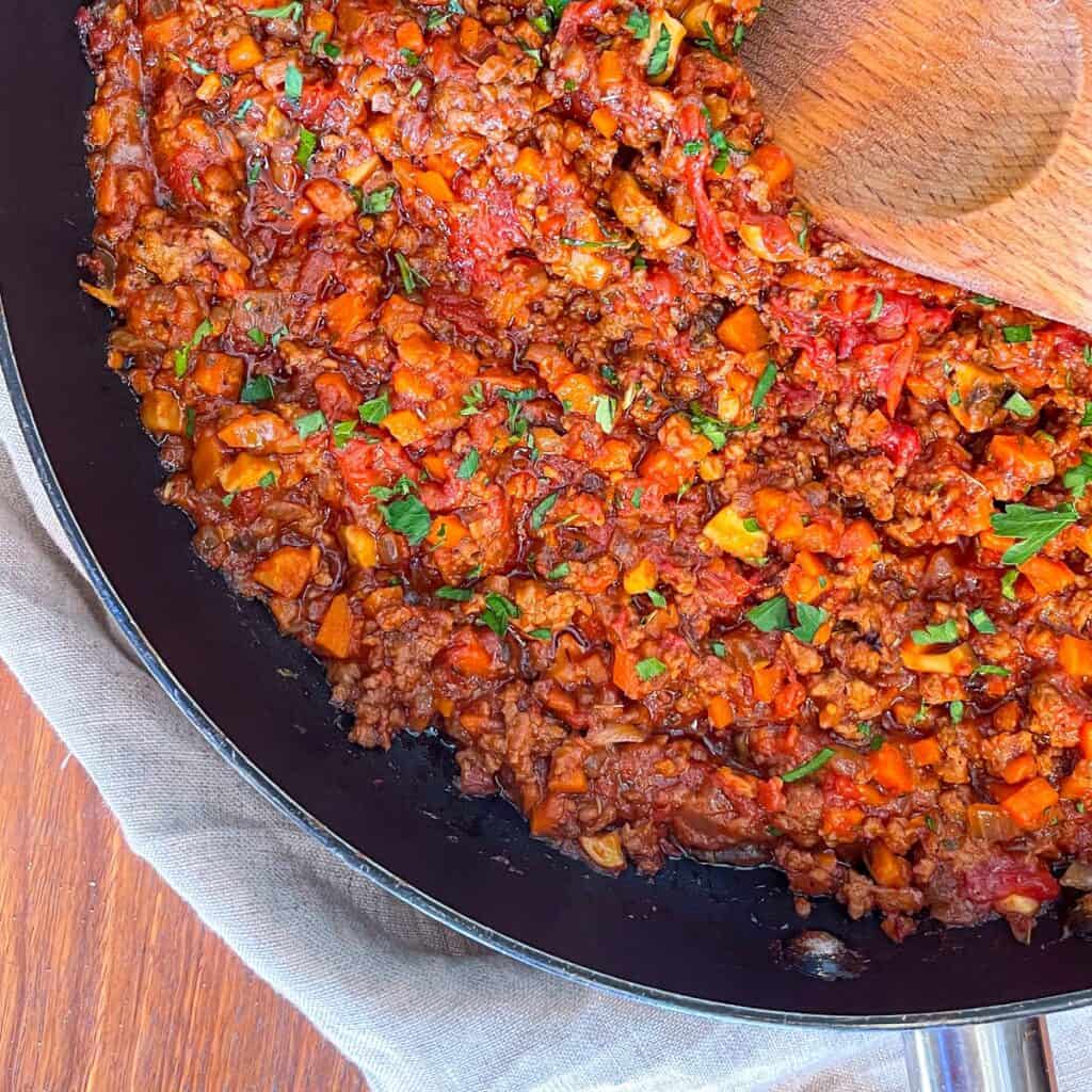 Easy beef bolognese sauce (5)