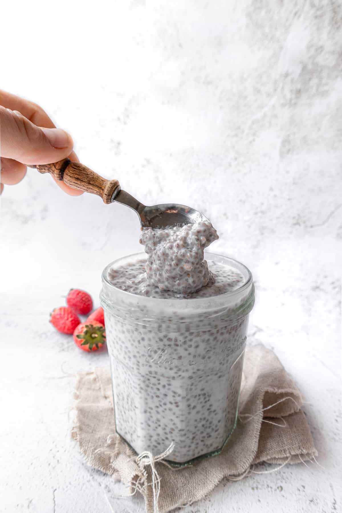 Coconut yogurt chia pudding