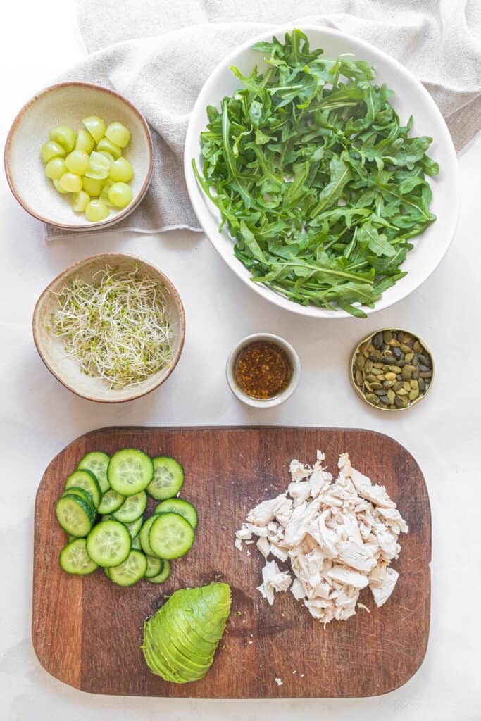 Green salad with chicken ingredients