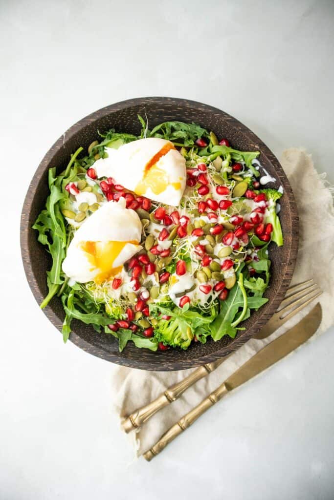 Rocket salad with poached eggs