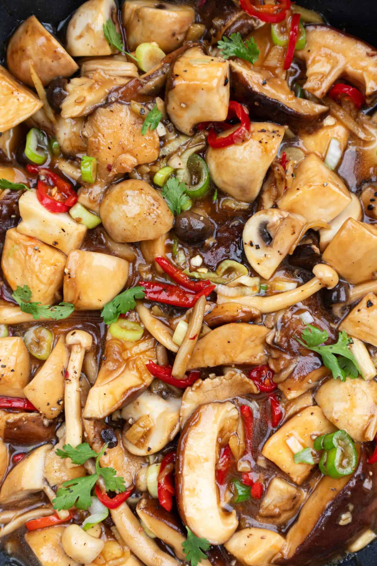 Authentic Thai mushrooms stir-fry recipe